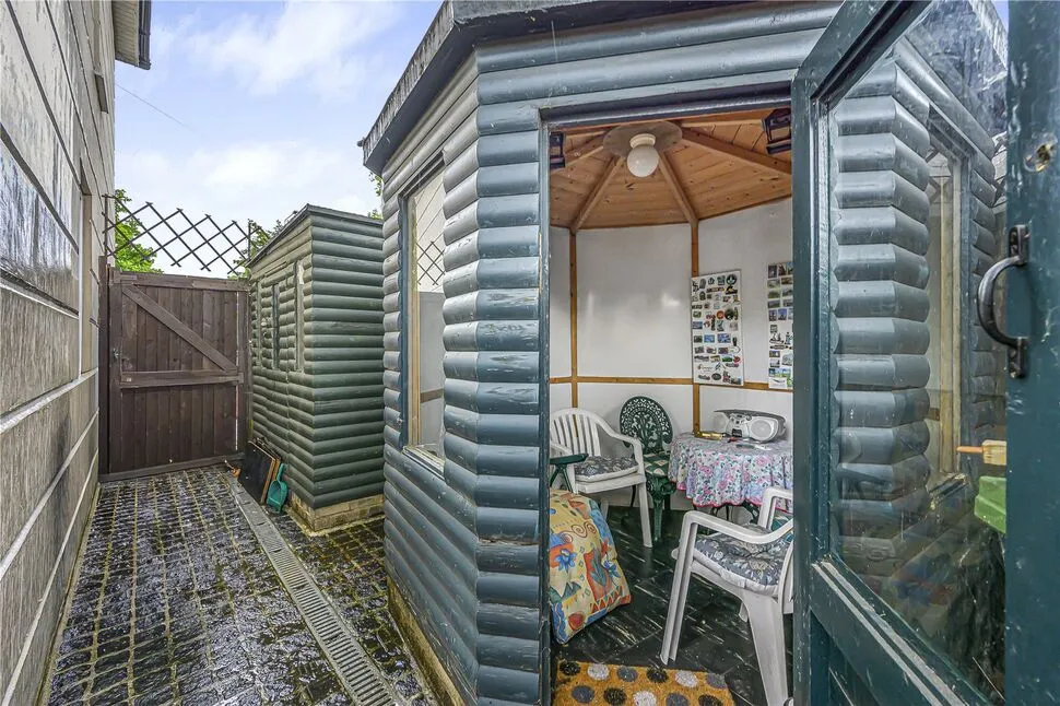 Wood Lane, Dagenham, RM8, photo 10