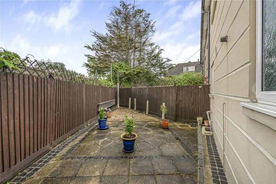 Wood Lane, Dagenham, RM8, photo 9