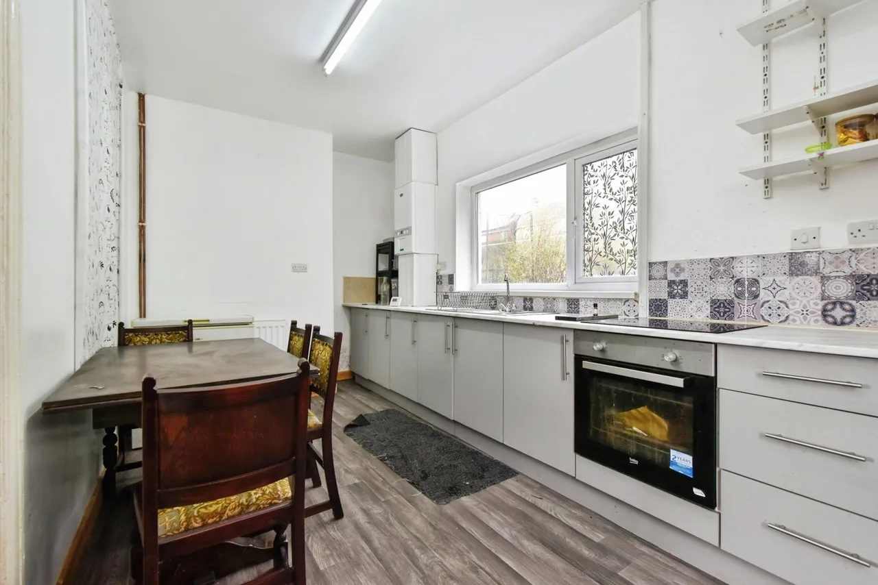 Maengwynne, Llanelli, SA15, photo 8