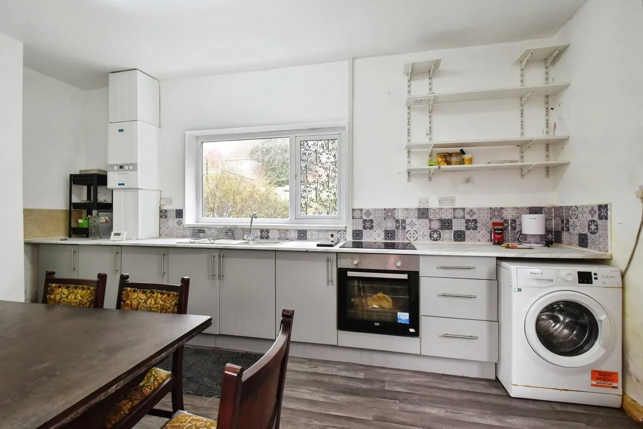 Maengwynne, Llanelli, SA15, photo 4