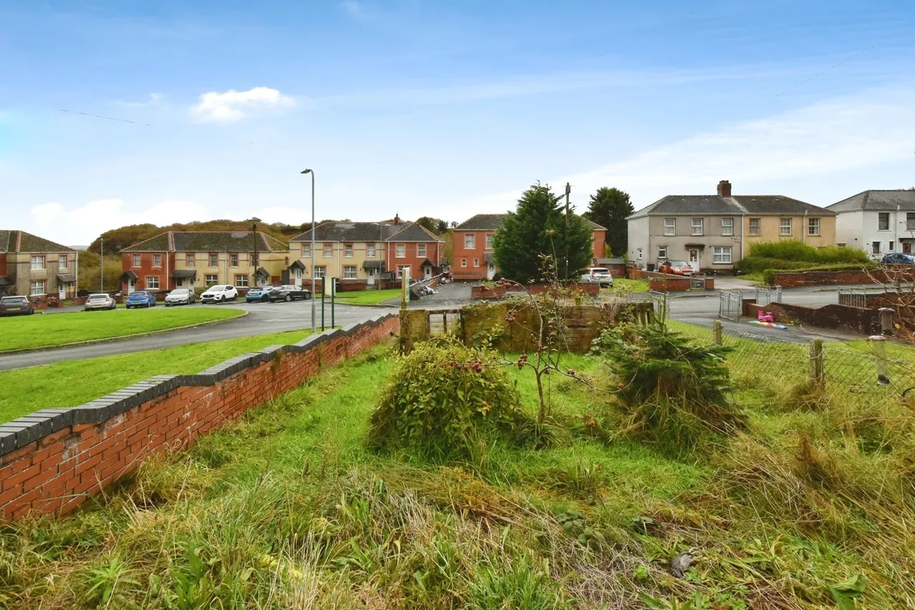 Maengwynne, Llanelli, SA15, photo 3
