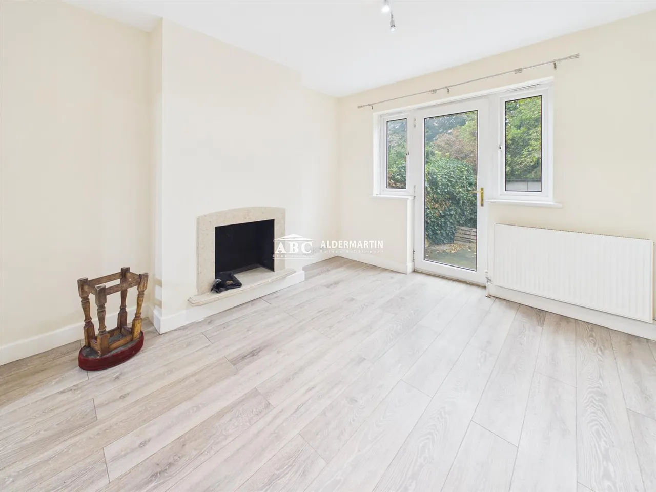 Albany Crescent, Edgware, photo 3