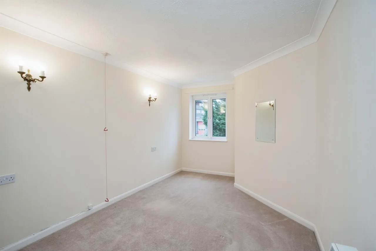 Lower High Street, Watford, photo 5