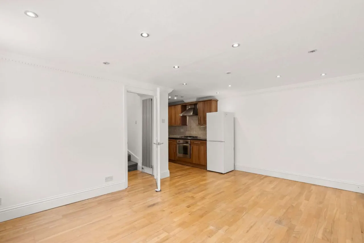 Barnard Mews, London, SW11 1QU, photo 3