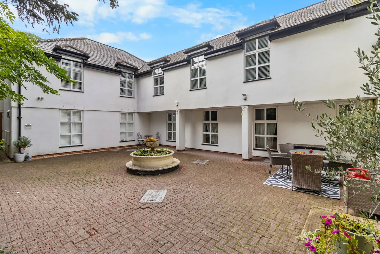 Church Road, Wanborough, SN4, photo 13