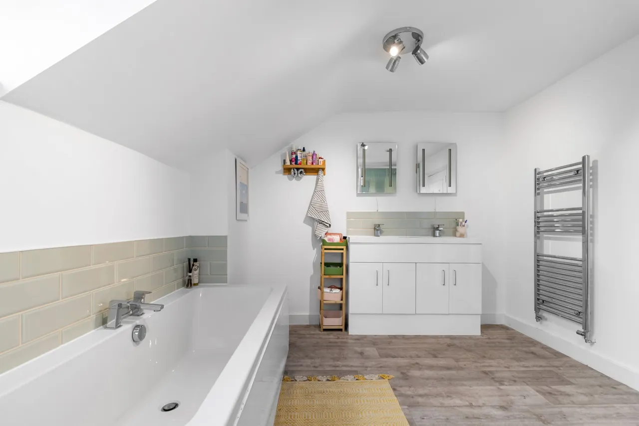 Church Road, Wanborough, SN4, photo 8
