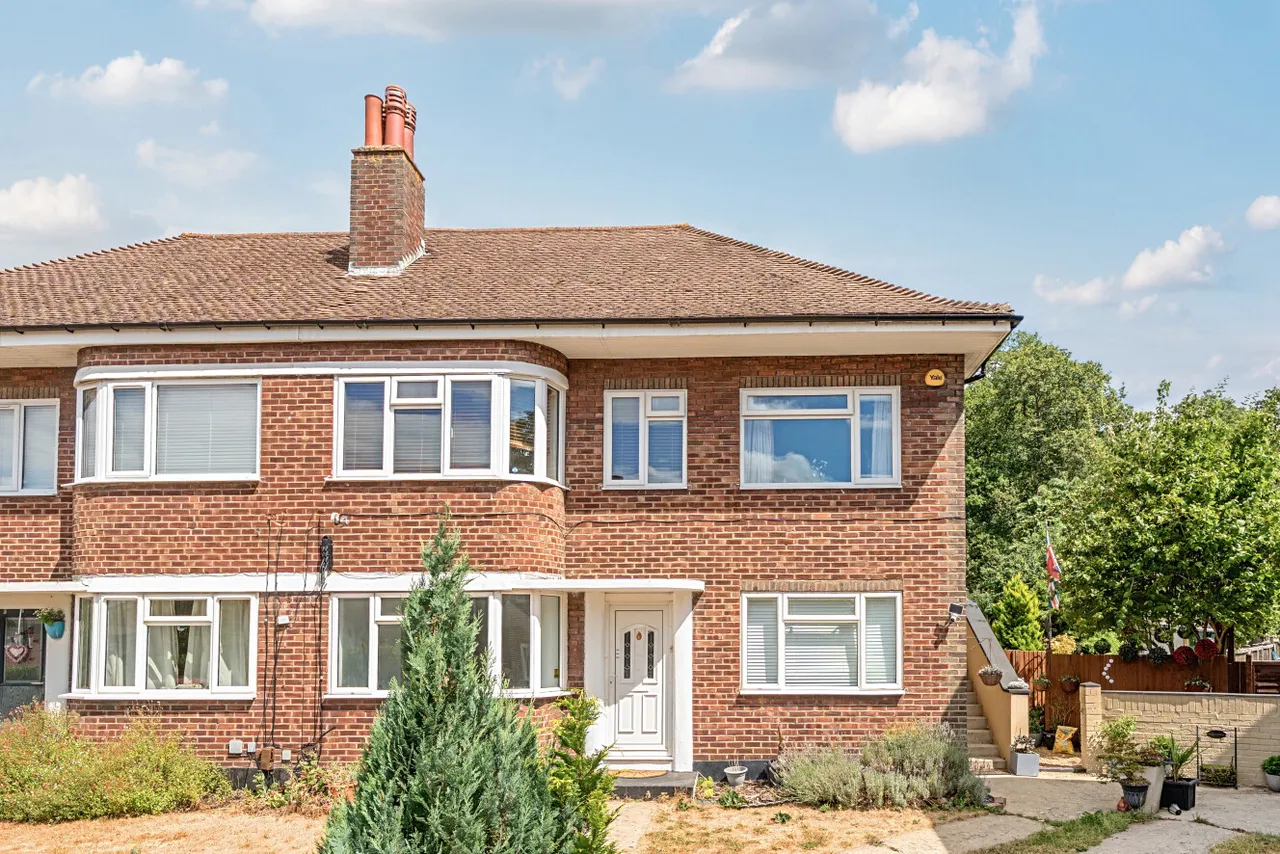 2 bed flat for sale, Rosslyn Close, West Wickham, BR4