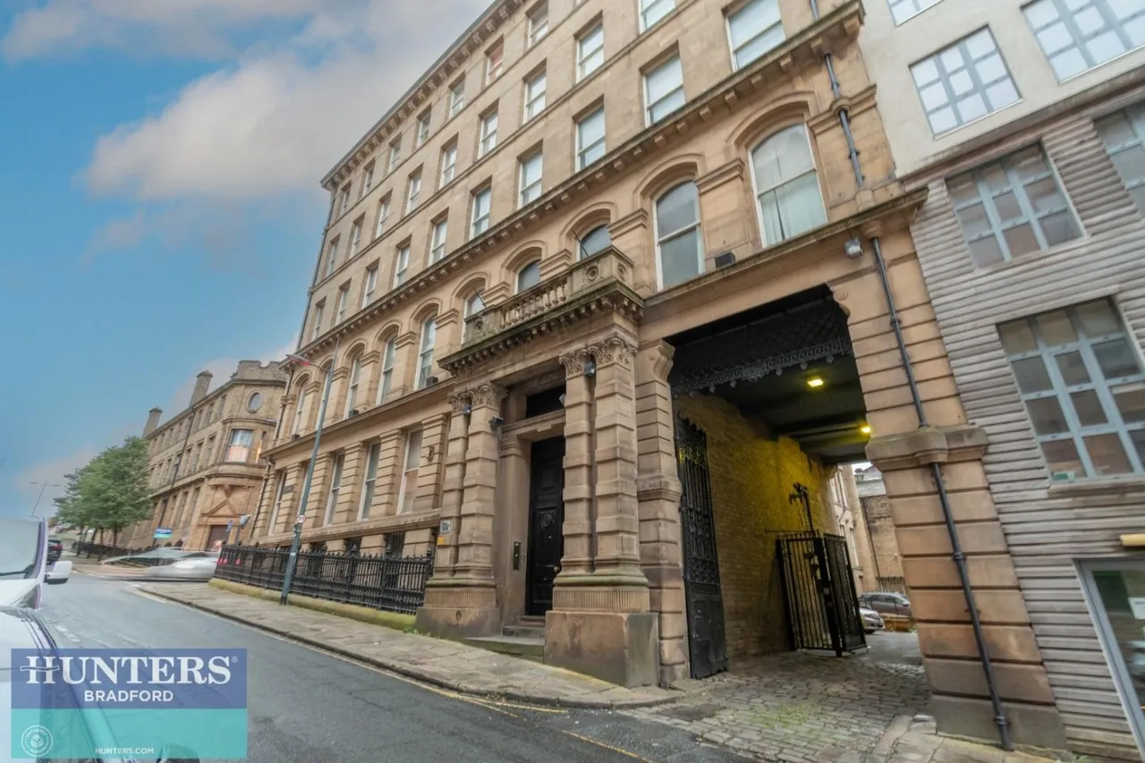 2 bed flat for sale — Behrens Warehouse, East Parade Little Germany, Bradford, West Yorkshire, BD1 5HD