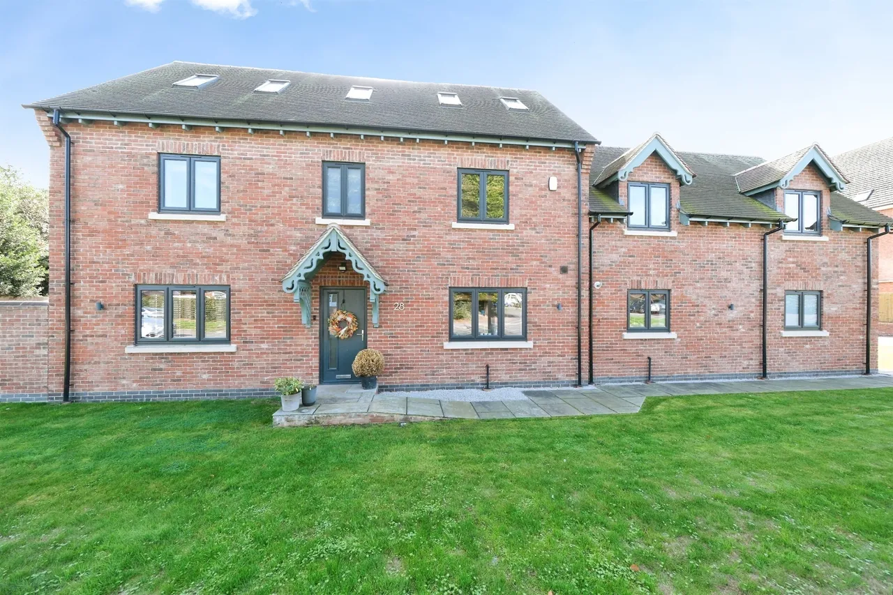 6 bed house for sale, Hall Lane, Willington, DE65