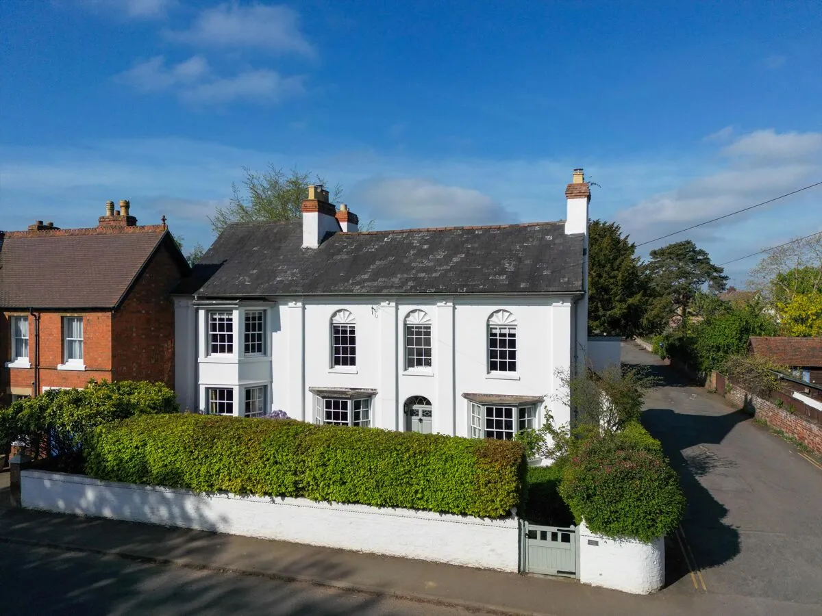6 bed house for sale, Station Road, Fladbury, WR10
