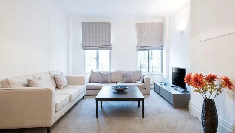5 bed flat to rent, Park Road, London