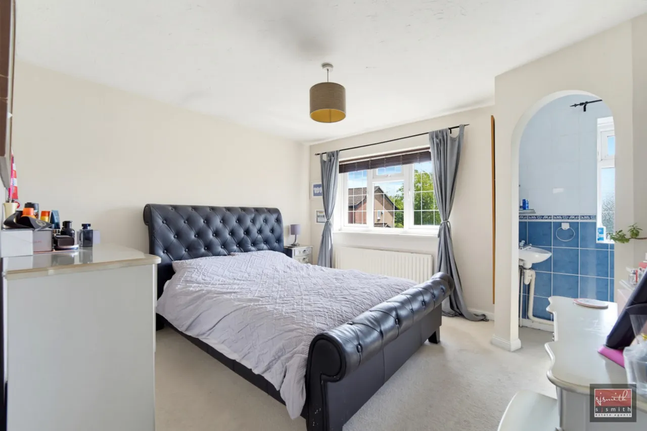 Ambleside Way, Egham, TW20, photo 8