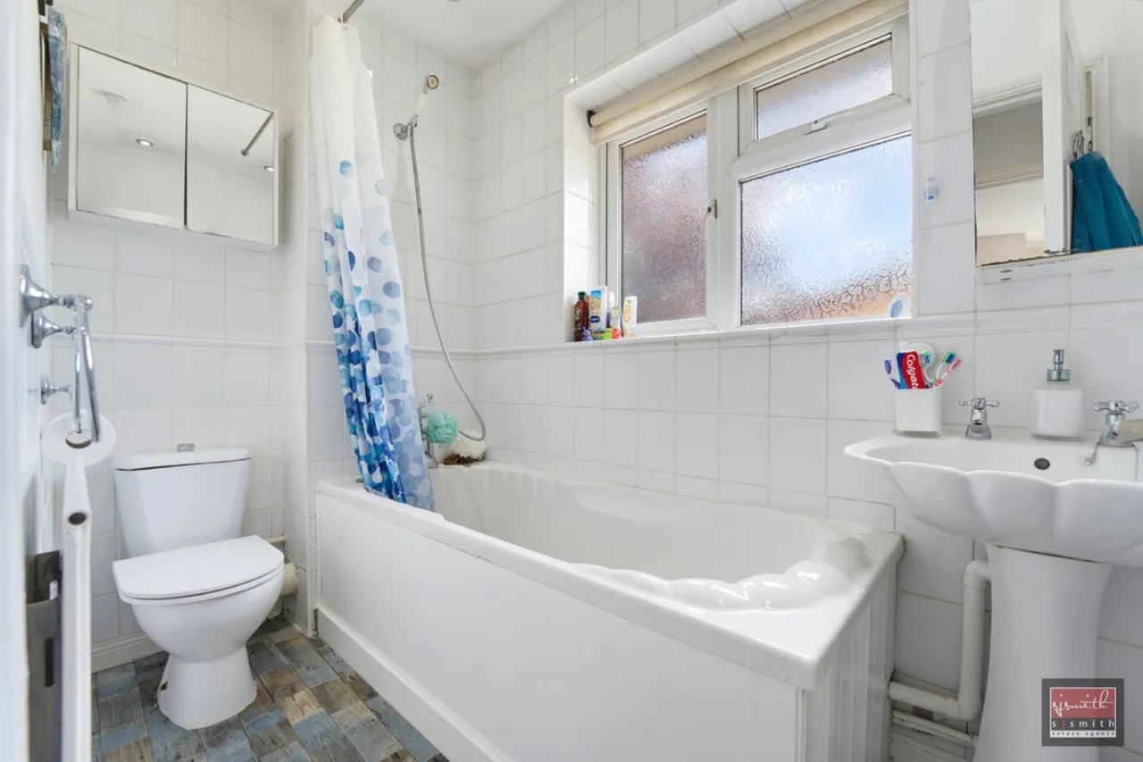 Ambleside Way, Egham, TW20, photo 12