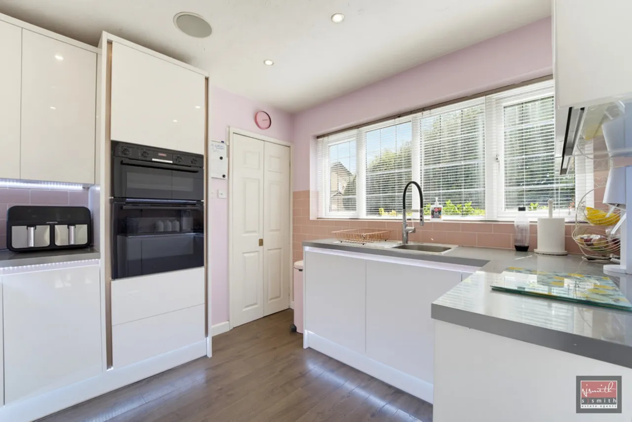 Ambleside Way, Egham, TW20, photo 3