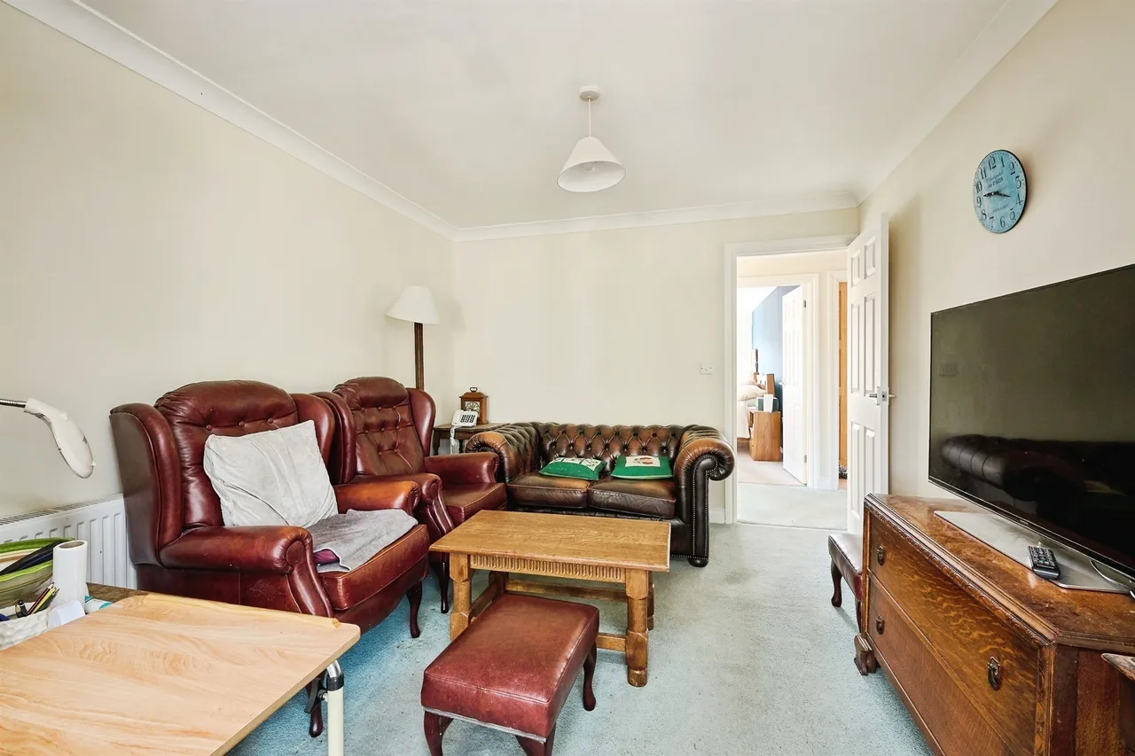 Lady Margarets Avenue, Peterborough, PE6, photo 5