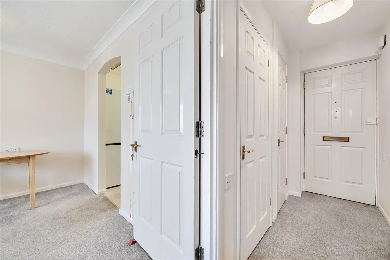 Furzehill Road, Borehamwood, WD6, photo 8