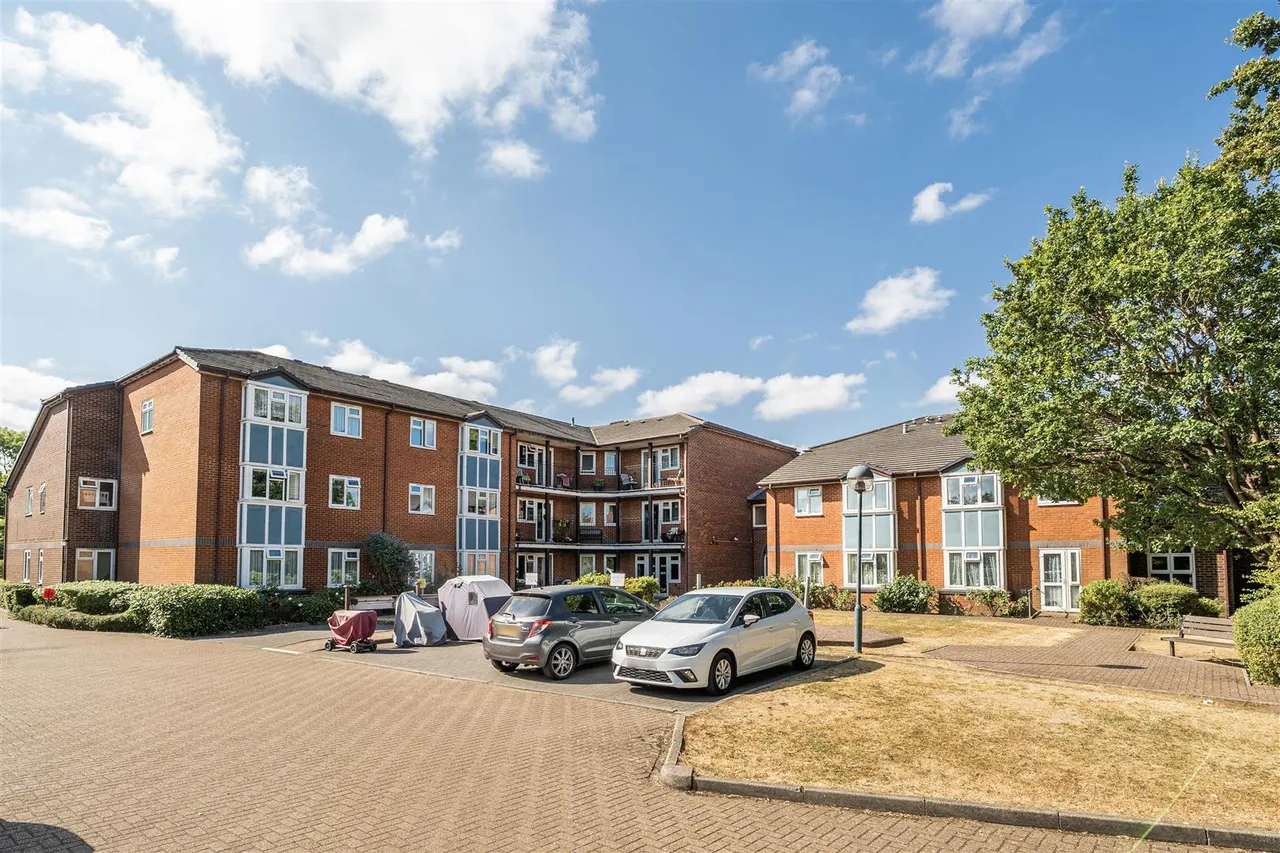 Furzehill Road, Borehamwood, WD6, photo 12