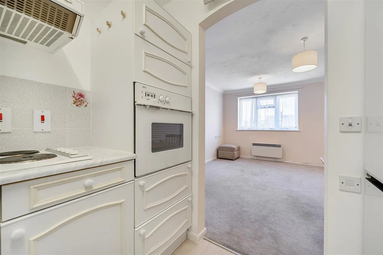 Furzehill Road, Borehamwood, WD6, photo 6