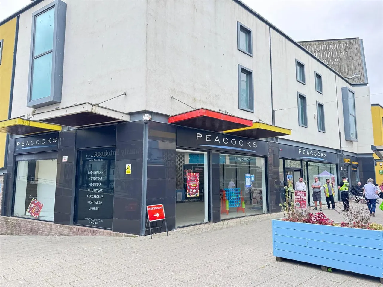 retail to rent, Aylmer Square, St Austell