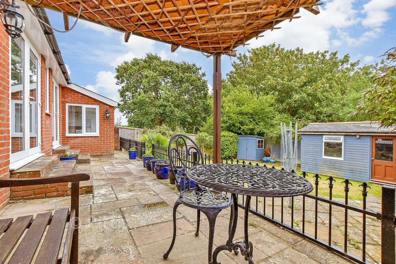 Carter Avenue, Shanklin, PO37, photo 17