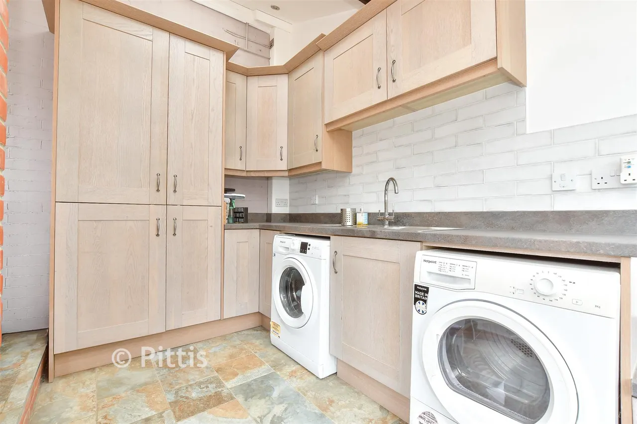 Carter Avenue, Shanklin, PO37, photo 8