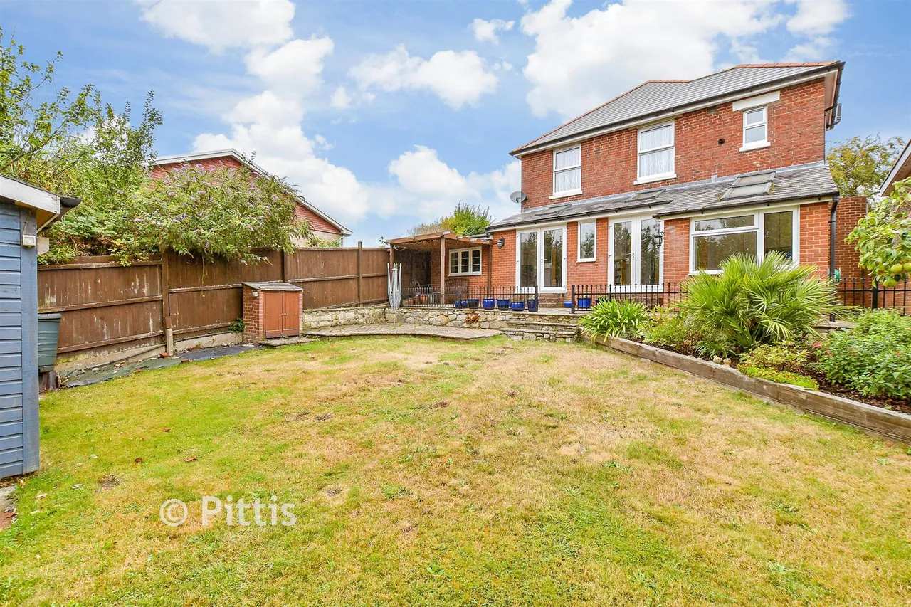 Carter Avenue, Shanklin, PO37, photo 18