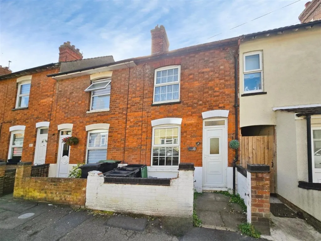2 bed house for sale — Queen Street, Rushden