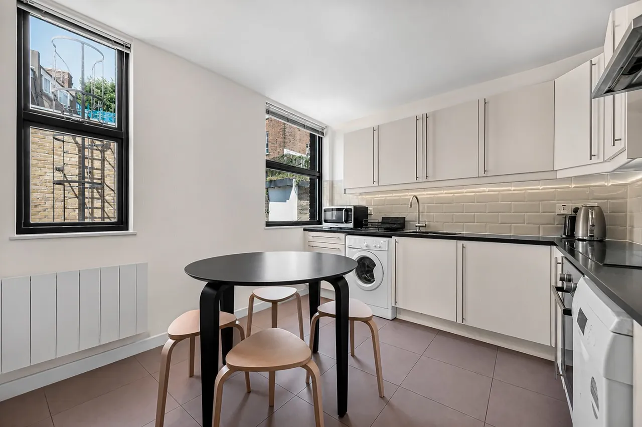 Heath Street, Hampstead Village, NW3, photo 2