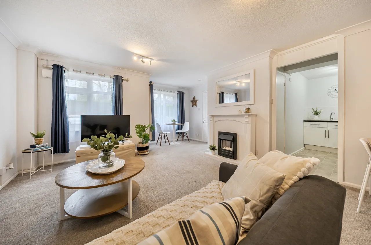 Gordon Road, Camberley, Surrey, GU15 2JJ, photo 2