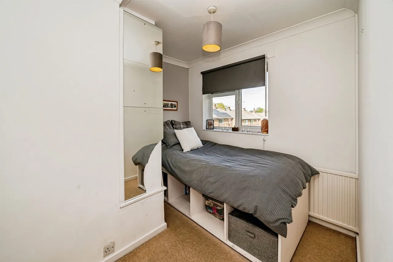 Long Furlong Drive, Slough, photo 7
