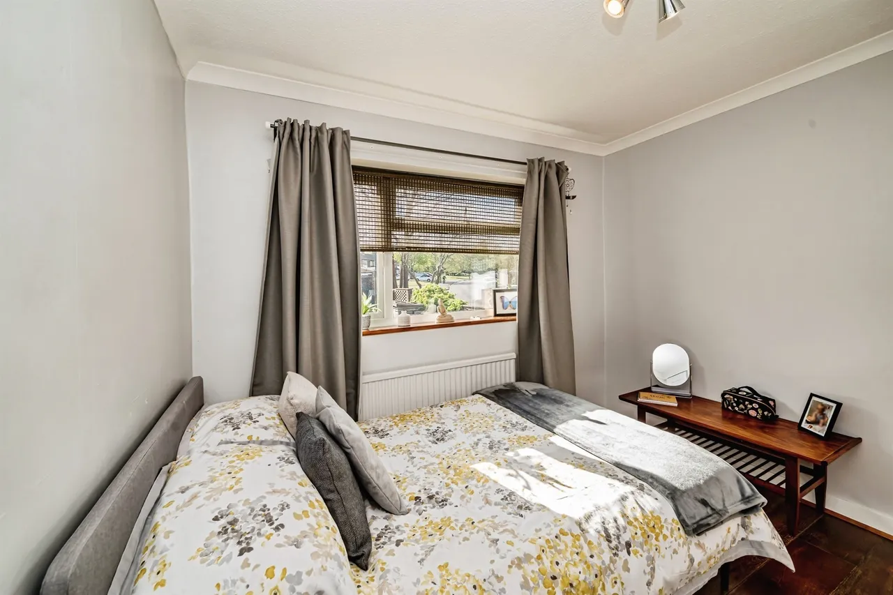 Long Furlong Drive, Slough, photo 12