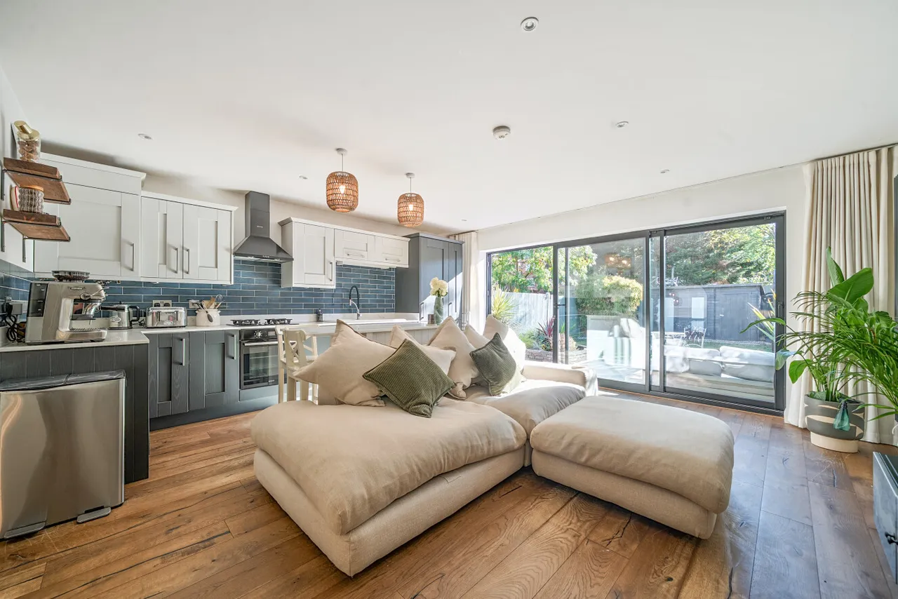 2 bed flat for sale, Oakdale Road, Streatham, SW16