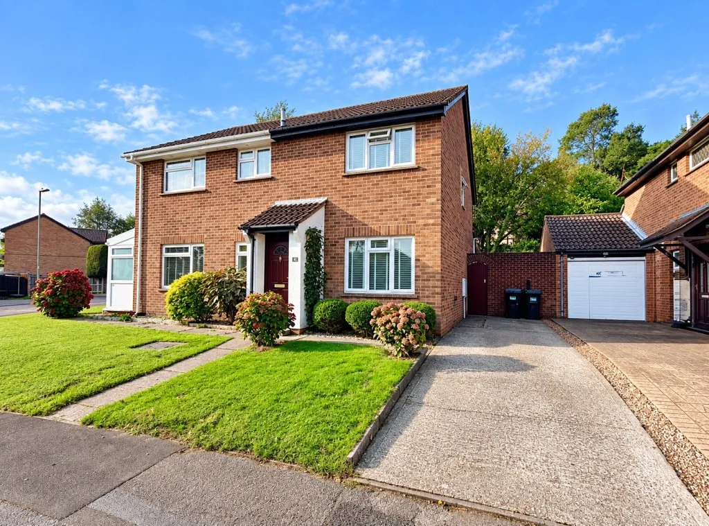 2 bed house for sale, Lymington, Hampshire