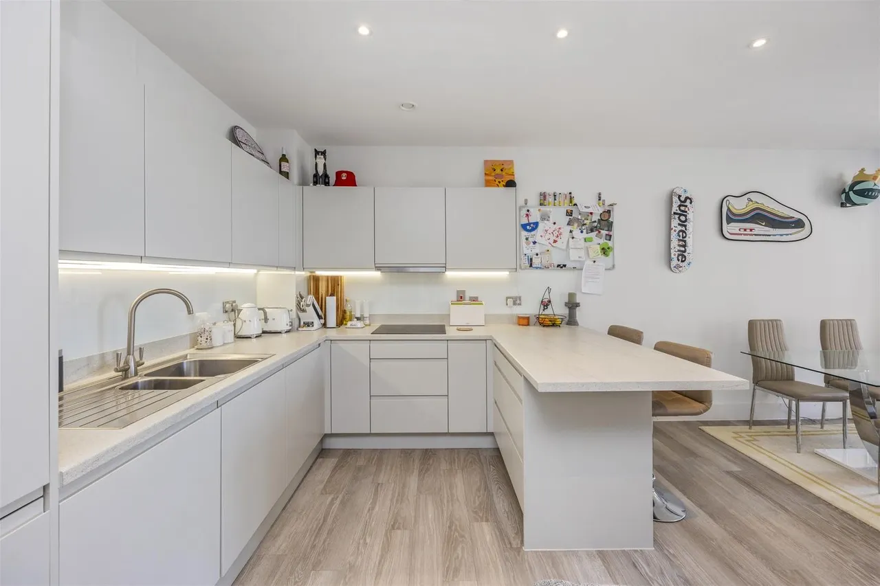 Brighton Road, Worthing, photo 15