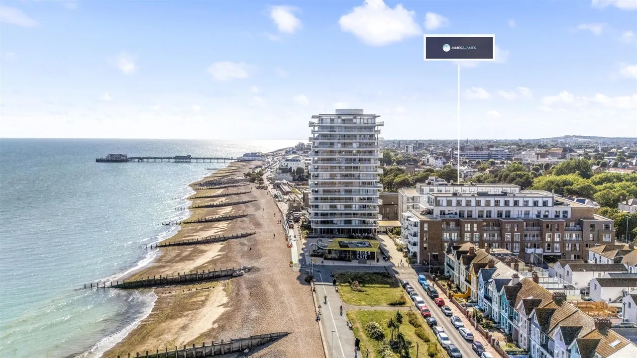 Brighton Road, Worthing, photo 25
