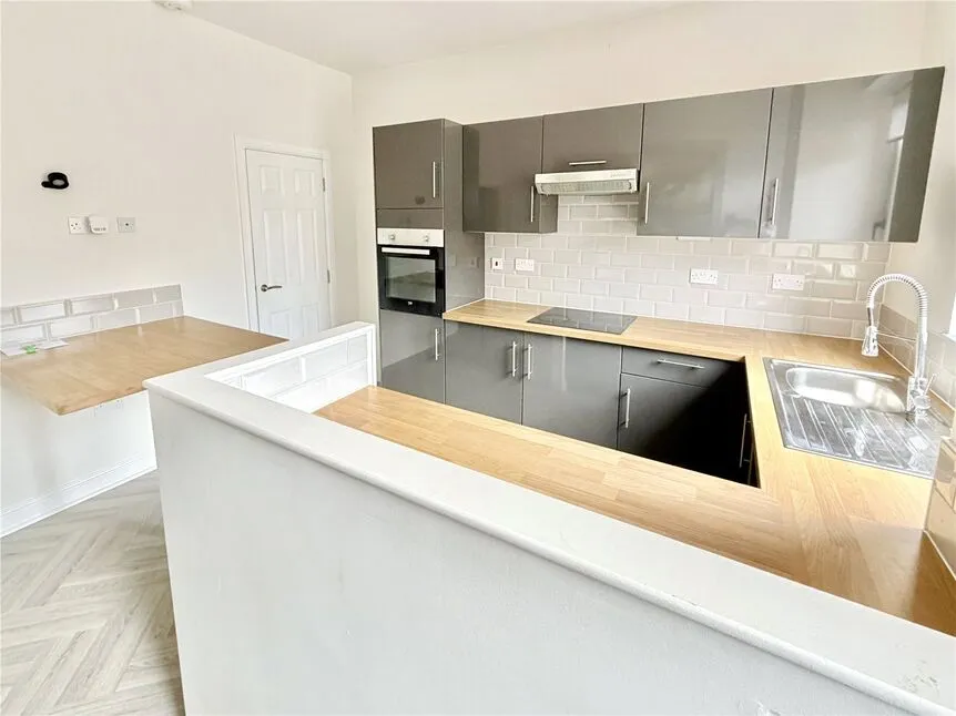 Cemetery Road, Wombwell, Barnsley, S73, photo 6