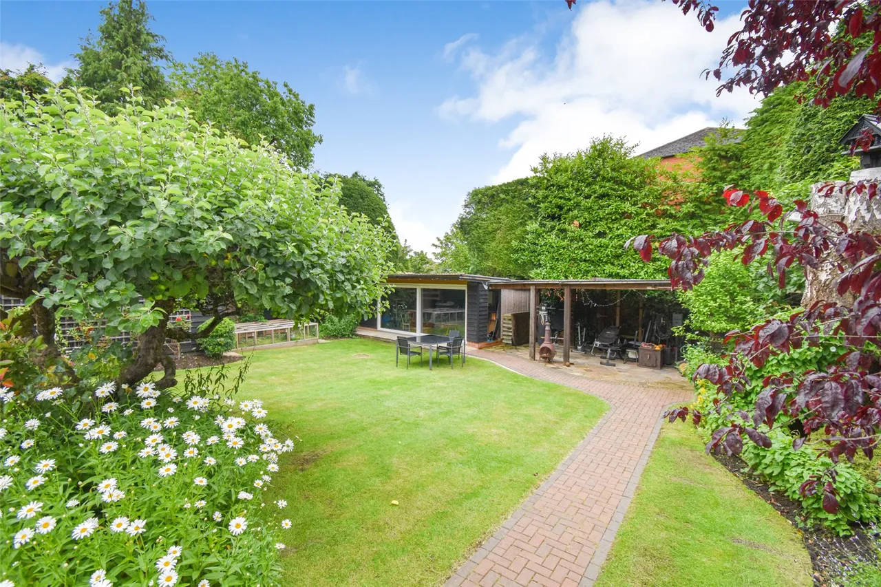 Lansdowne Road, Aldershot, Hampshire, GU11 3ER, photo 28