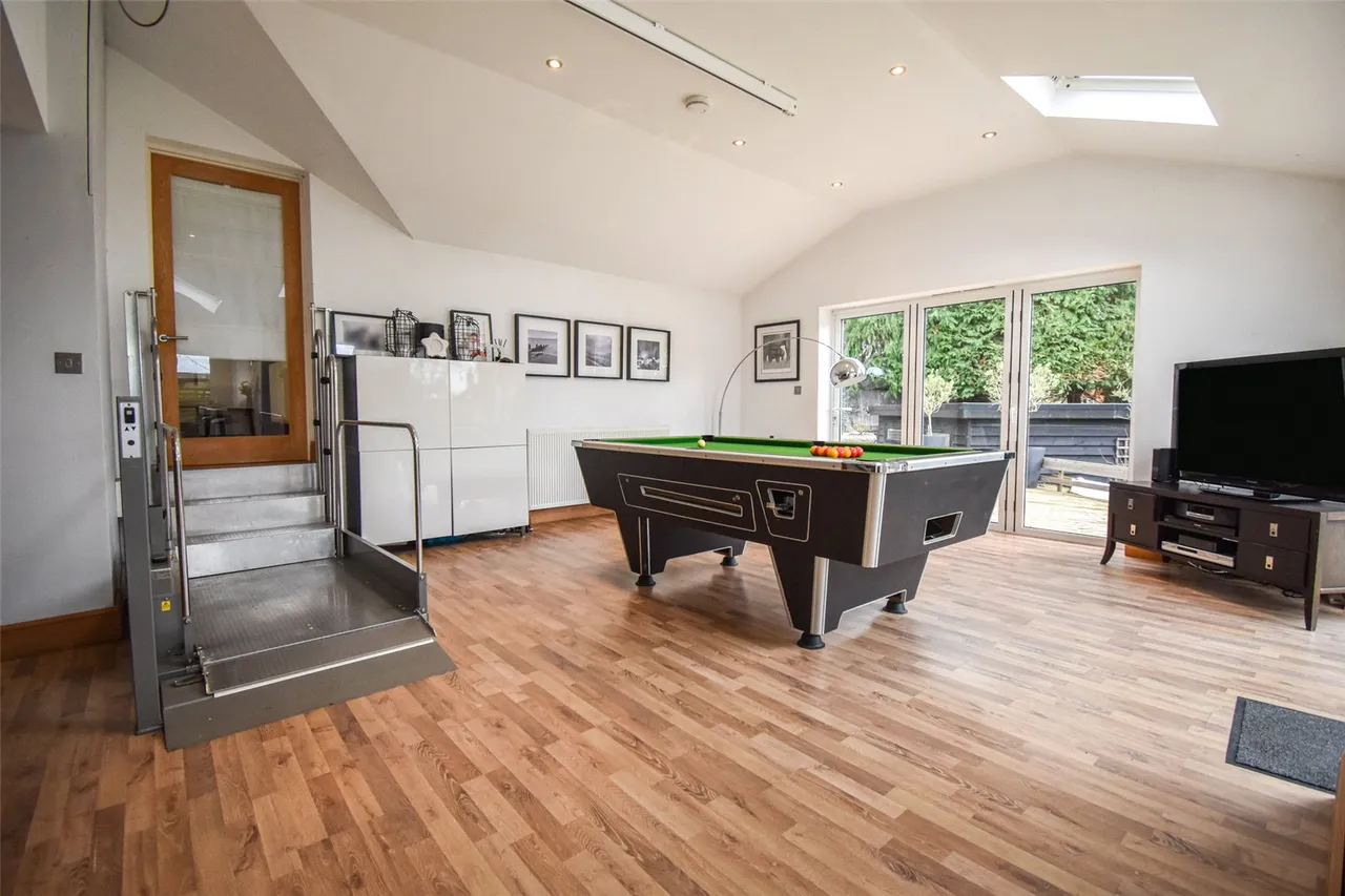 Lansdowne Road, Aldershot, Hampshire, GU11 3ER, photo 19