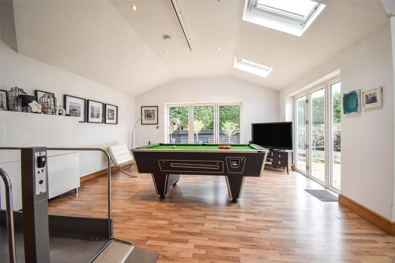 Lansdowne Road, Aldershot, Hampshire, GU11 3ER, photo 2