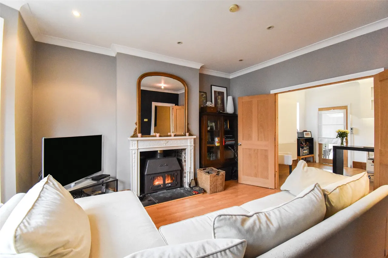 Lansdowne Road, Aldershot, Hampshire, GU11 3ER, photo 3