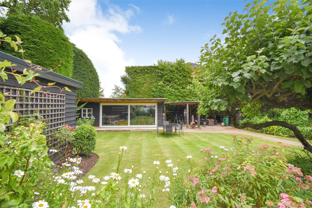 Lansdowne Road, Aldershot, Hampshire, GU11 3ER, photo 30