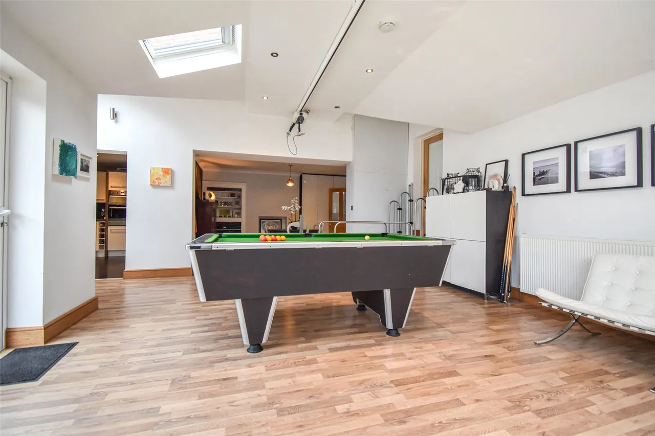 Lansdowne Road, Aldershot, Hampshire, GU11 3ER, photo 17