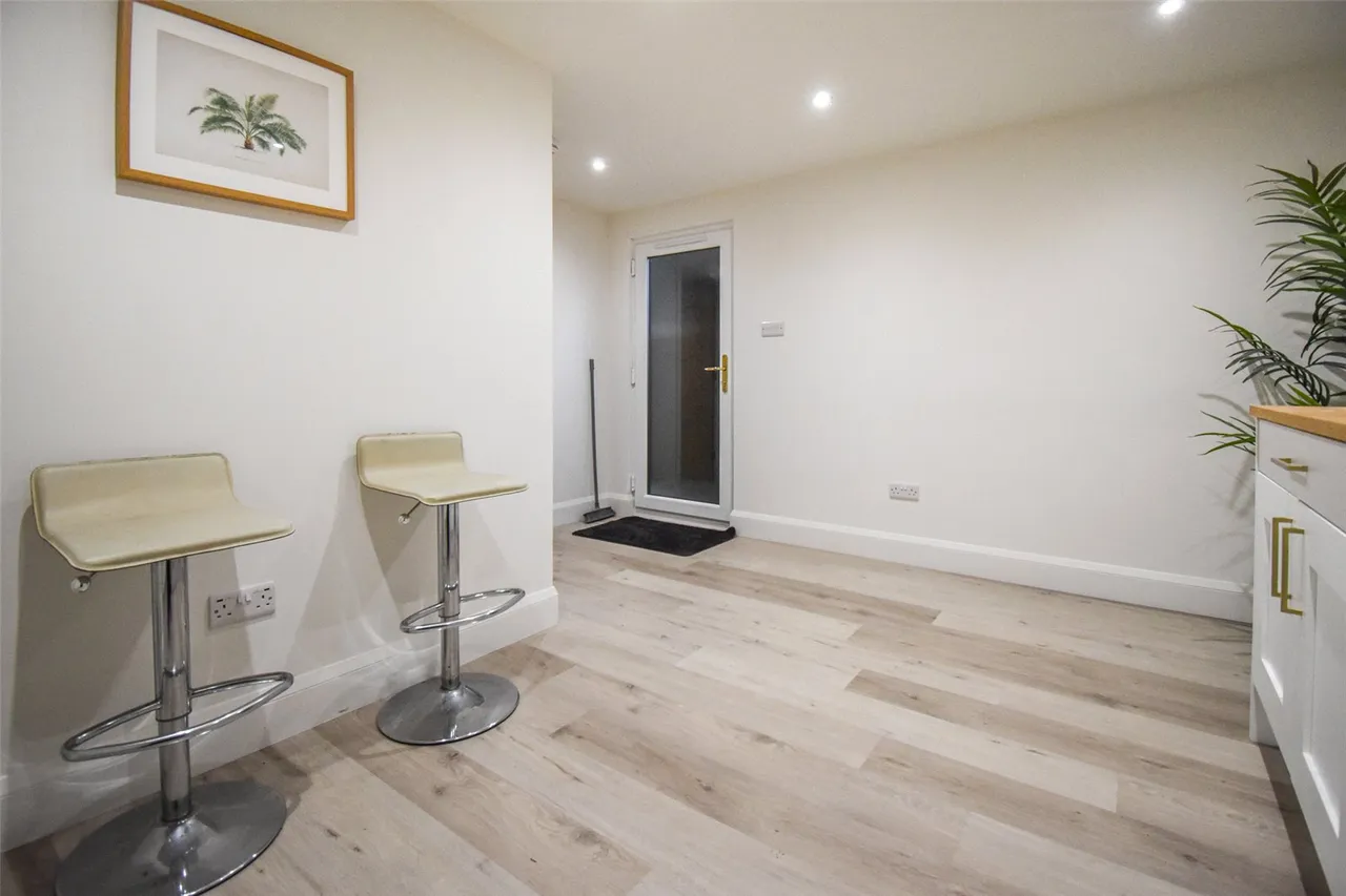 Lansdowne Road, Aldershot, Hampshire, GU11 3ER, photo 21