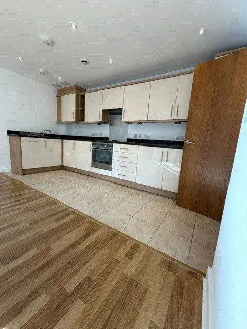 Walton Road, Bushey, WD23, photo 2