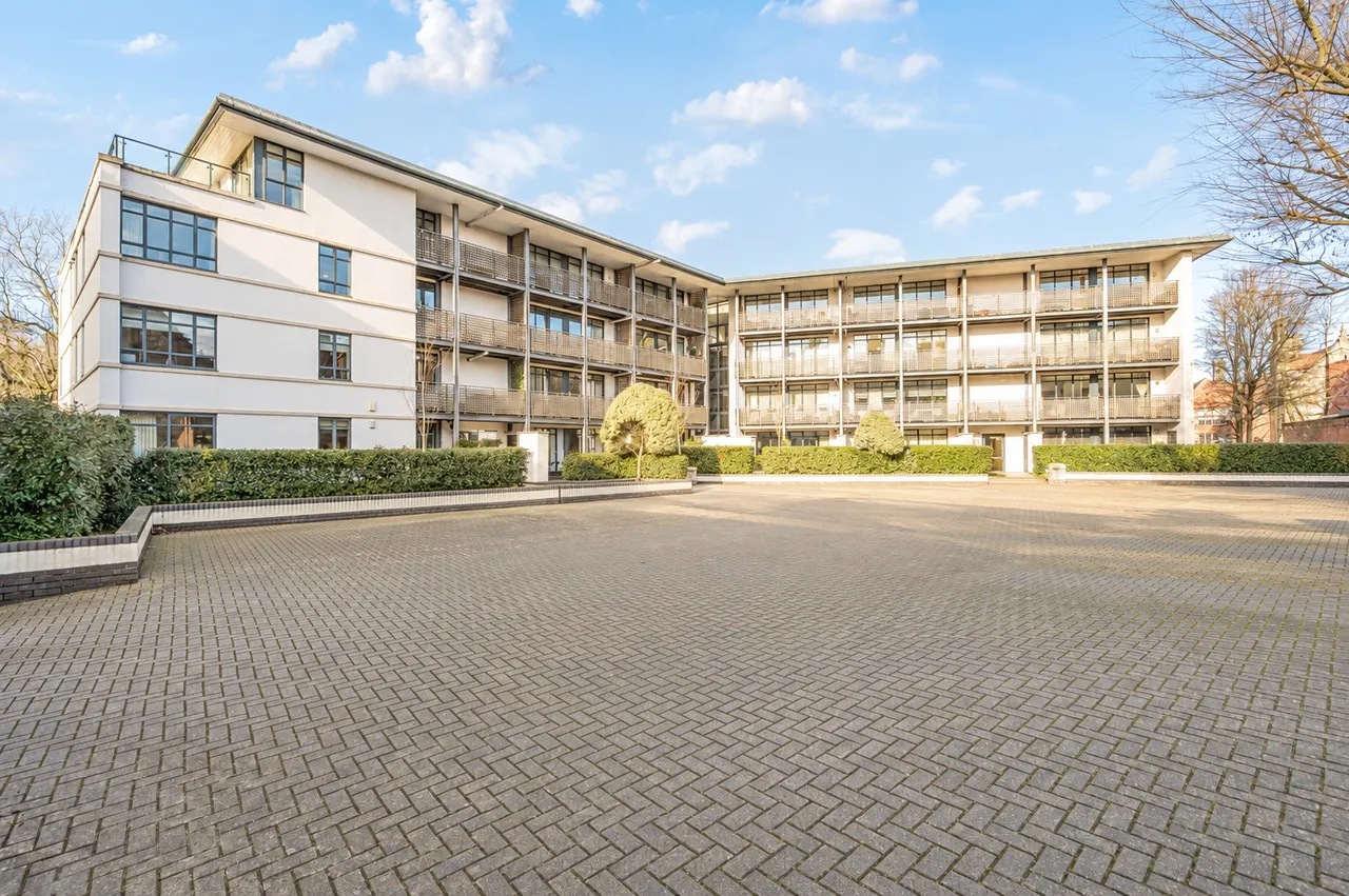 Peninsula Square, Winchester, SO23, photo 8