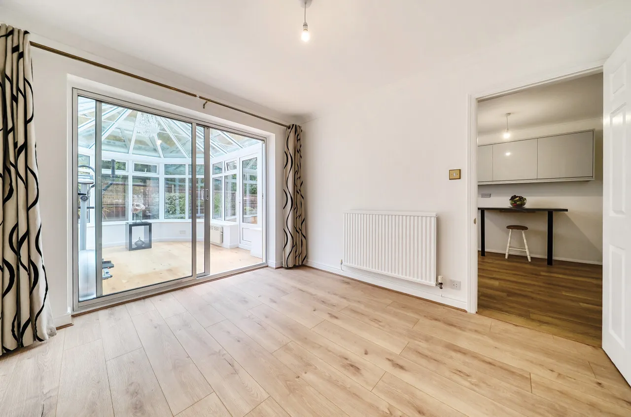 Marshwood Road, Lightwater, Surrey, GU18 5QZ, photo 5