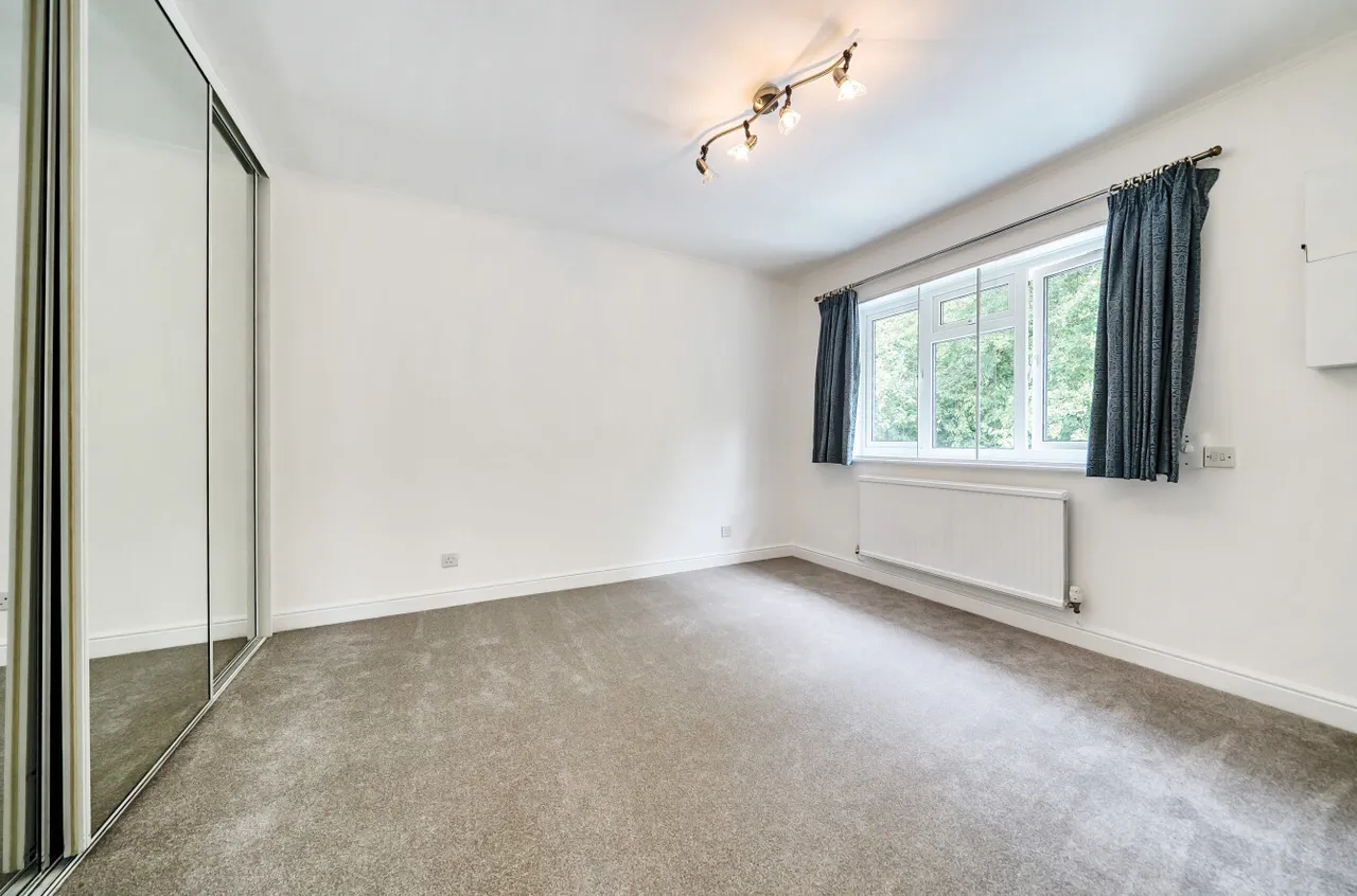 Marshwood Road, Lightwater, Surrey, GU18 5QZ, photo 8