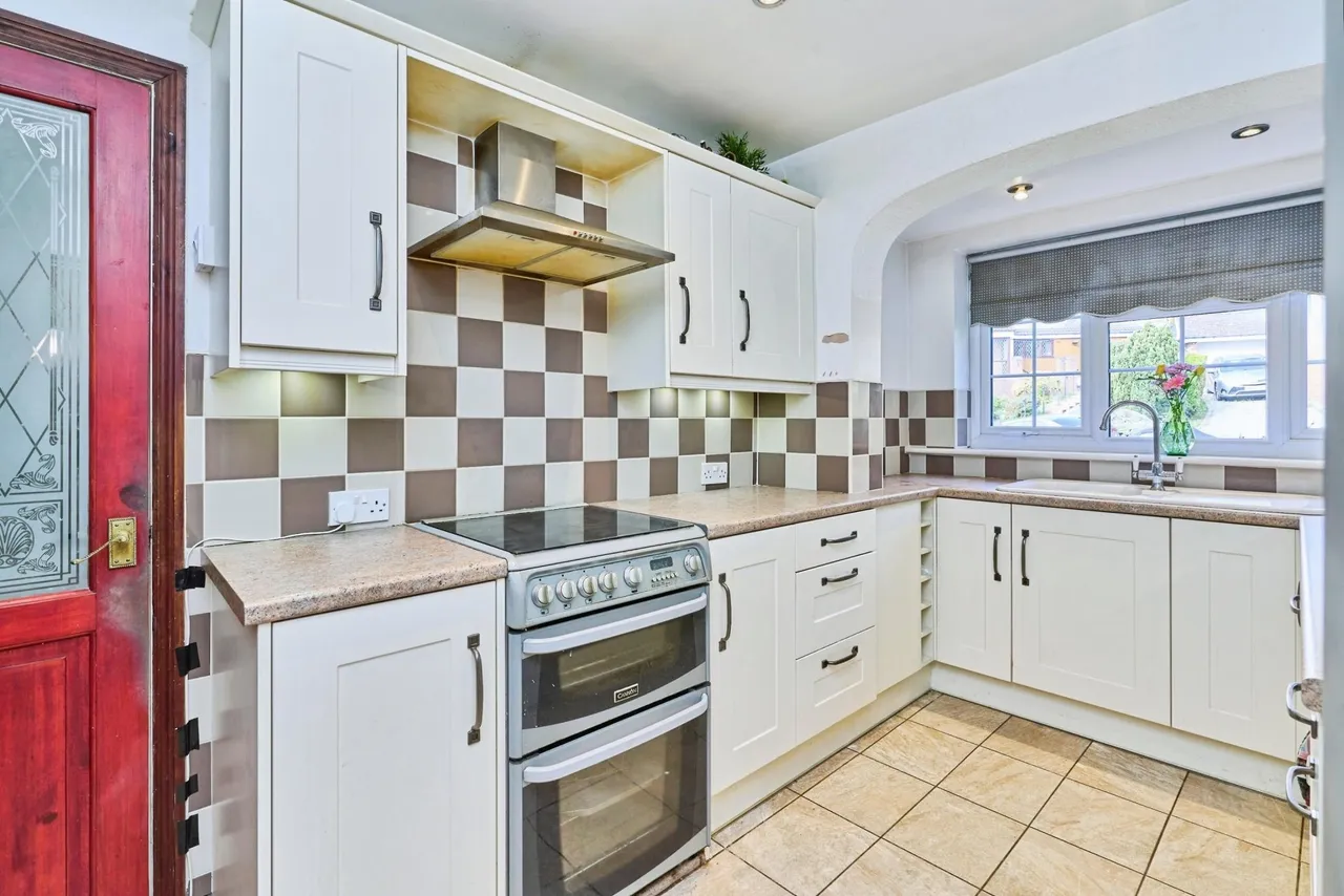 View Drive, Oakham, DY2, photo 17