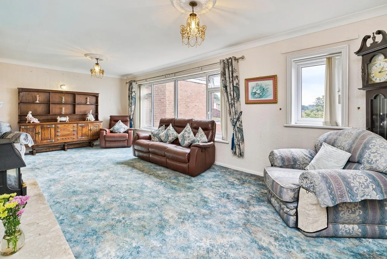 View Drive, Oakham, DY2, photo 11