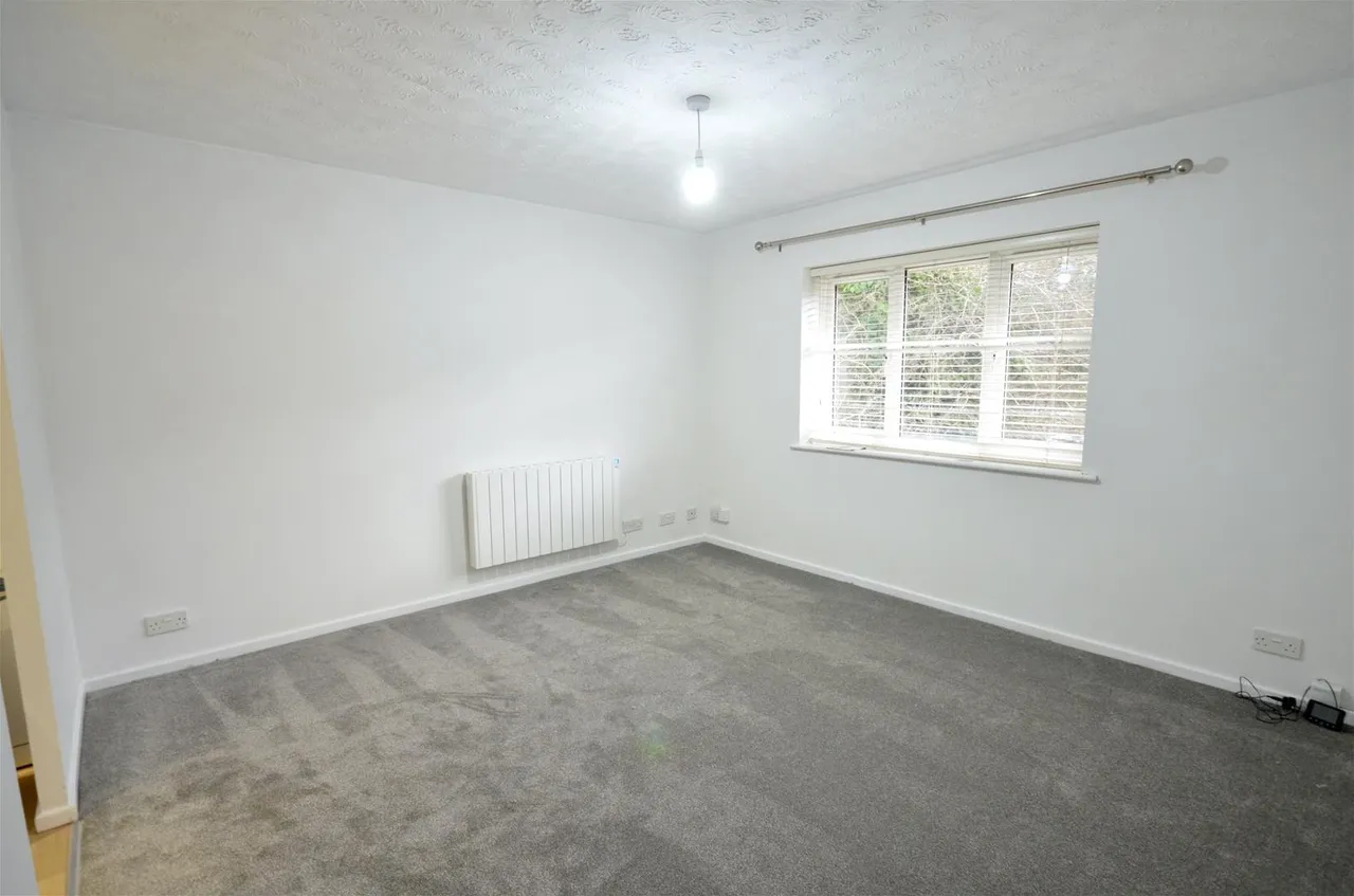 2 bed flat to rent — Gade Close, Rickmansworth Road, Watford